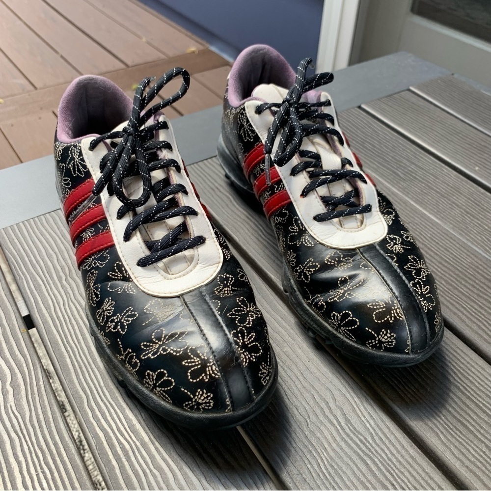 Adidas Traxion Fitfoam Womens 6.5 Golf Shoes White/Black/Red Floral Embroidered